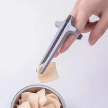 Cargar imagen en el visor de la galería, Pinzas para Snacks
